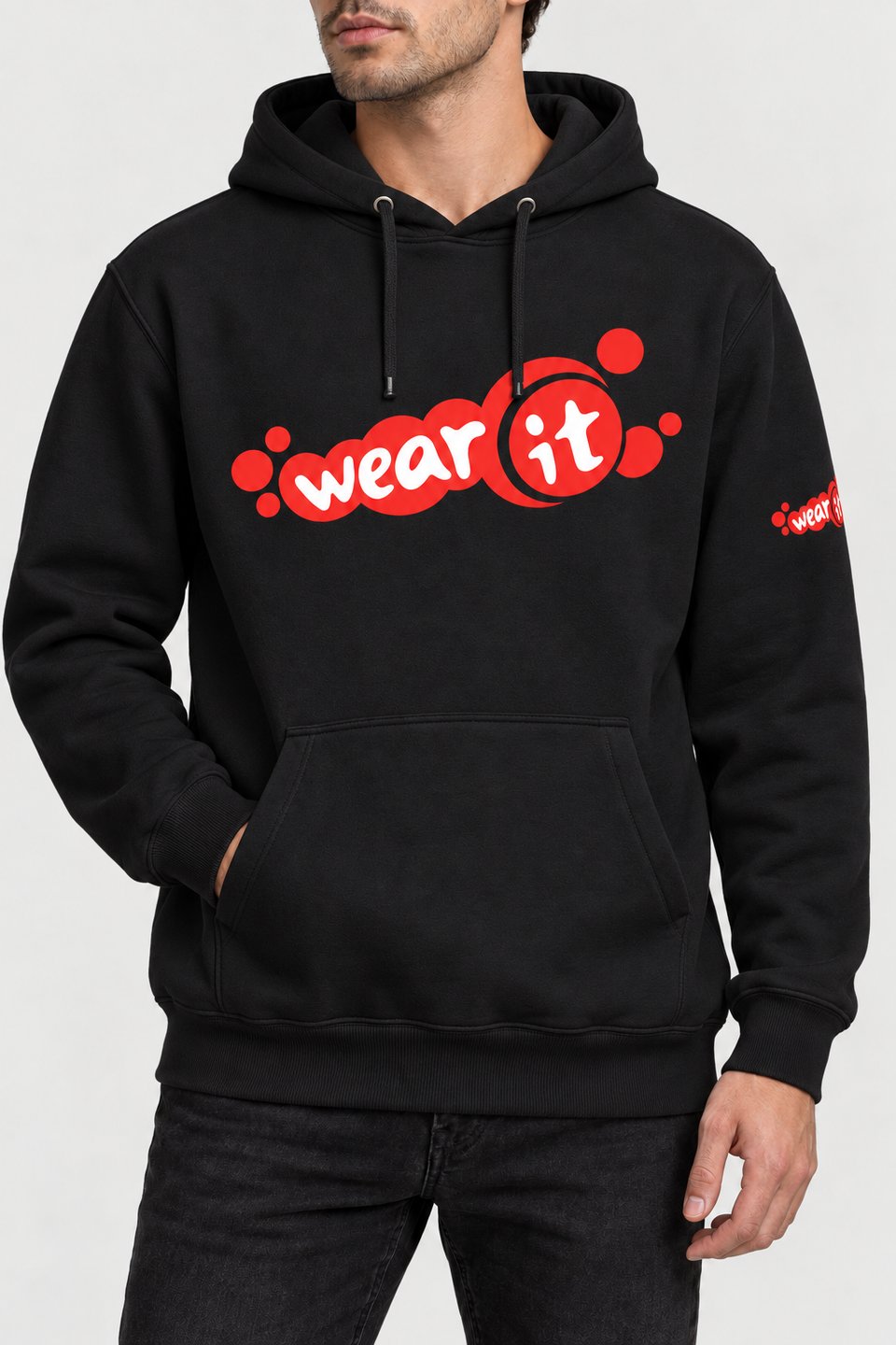 Sweat à capuche noir Wear It vu de face, grand logo rouge sur la poitrine